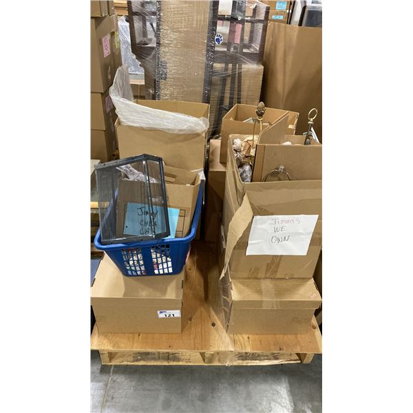 PALLET OF SET DEC PROPS/DECORATIONS - GLASSWARE, TABLE LAMPS, BAMBOO LANTERNS, & MORE