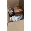 Image 7 : PALLET OF SET DEC PROPS/DECORATIONS - CUSHIONS, ELECTRONICS, DECORATIVE BOXES, DUVET, PILLOWS &