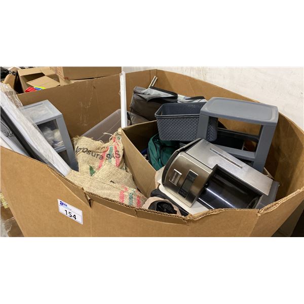 PALLET OF SET DEC PROPS/DECORATIONS - CURTAIN RODS, ORGANIZERS WITH CONTENTS, BLINDS, BAGS, BURLAP