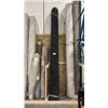 Image 1 : ROLL OF BLACK COMMERCIAL CARPET - APPROX. 12'L