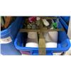 Image 2 : SHELF OF SET DEC PROPS/DECORATIONS