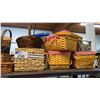 Image 2 : SHELF OF ASSORTED DECORATIVE BASKETS