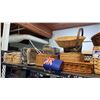 Image 3 : SHELF OF ASSORTED DECORATIVE BASKETS