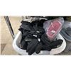 Image 2 : SHELF OF ASSORTED WOMENS CLOTHING, GLOVES, SLIPPERS & MORE