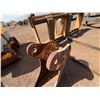 Image 5 : (ZA948) Machine Bucket Attachment 12"W