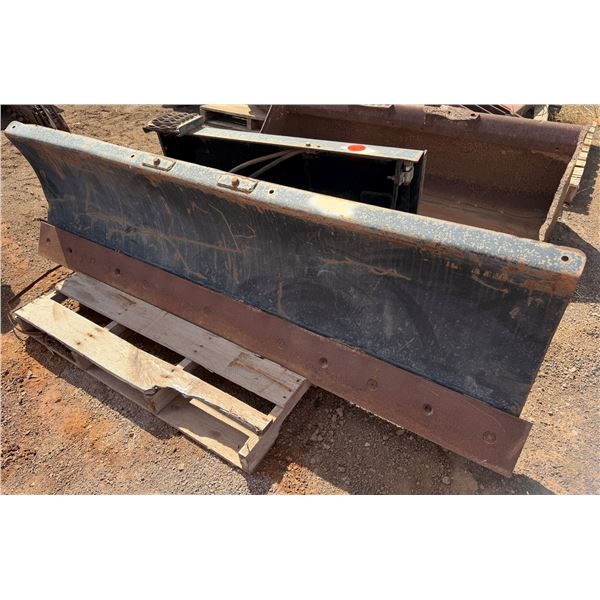 (ZA1064) Caterpillar 177-1990 Blade Attachment for Skidsteer