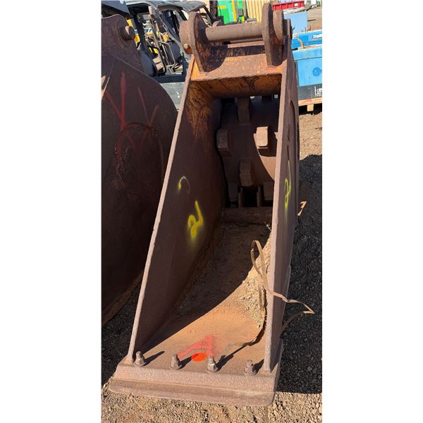 (ZA341) Felco Roller Bucket for 330 Excavator, 18" Mounting Bracket, 24"W