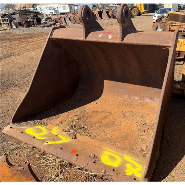 (ZA321) WBM Weldco Beals Cleanout Bucket for 330 Excavator, 22" Mounting Bracket, 70"W