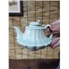 Image 7 : Ru-Style Celadon Teapot with Melon-Rib Design