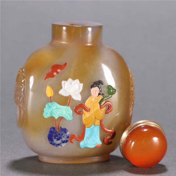 Agate Snuff Bottle with Hardstone Inlay (Figural Scene)