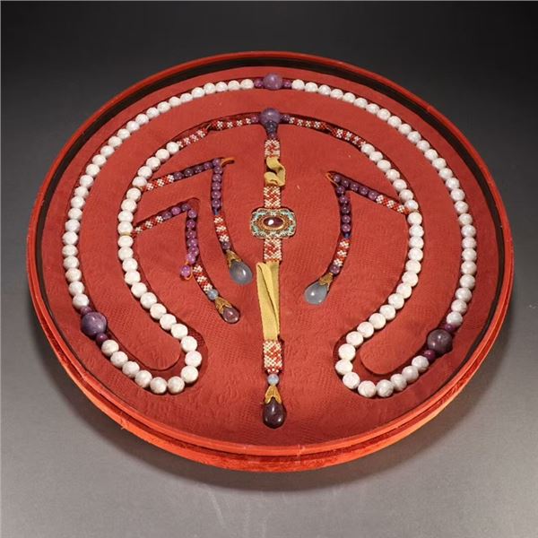 East Pearl Court Beads in Lotus Shape