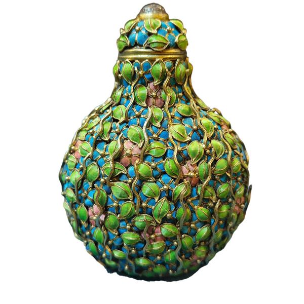 Silver-Gilt Cloisonné Snuff Bottle with Enamel Leaf Decoration