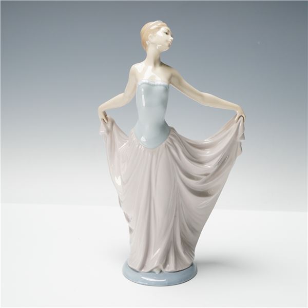 Lladro Sculpture, Dancer 01005050