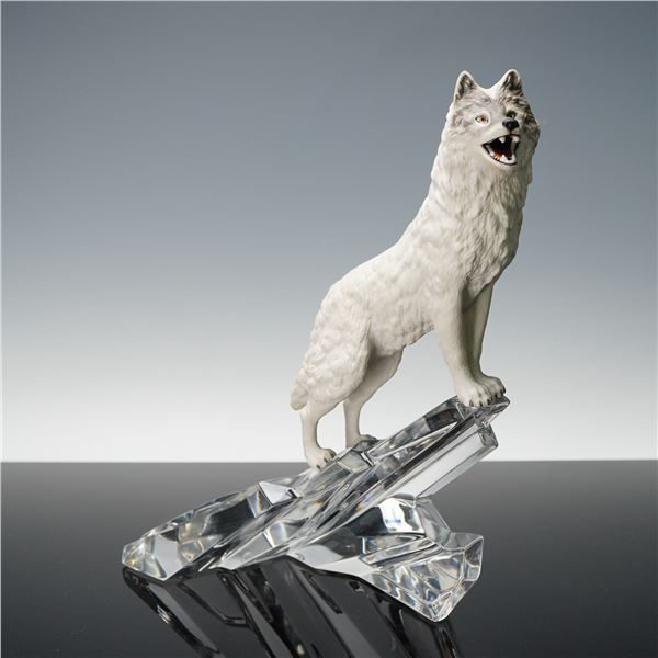 Franklin Mint Porcelain Wolf on a Crystal Base Sculpture