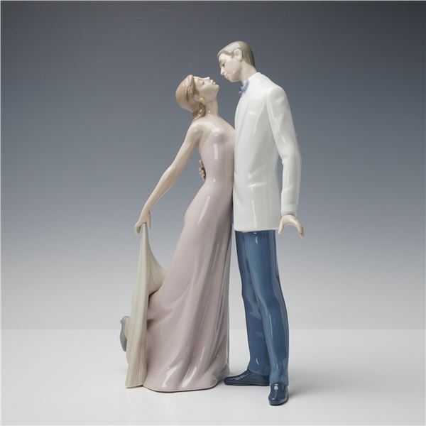 Lladro Porcelain Figurine, Happy Anniversary 1006475