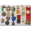 Image 2 : Military Badge Collection & Guide Book [205562]