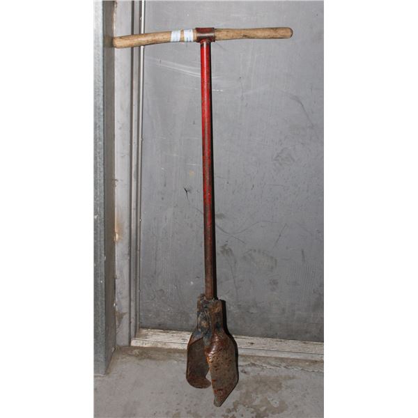 POST HOLE DIGGER