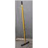 Image 1 : 50" LONG FLOOR SCRUBBER