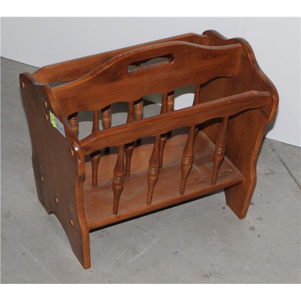 VINTAGE MAGAZINE RACK
