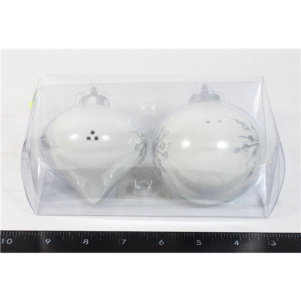SET OF CHRISTMAS ORNAMENT THEMED SALT & PEPPER