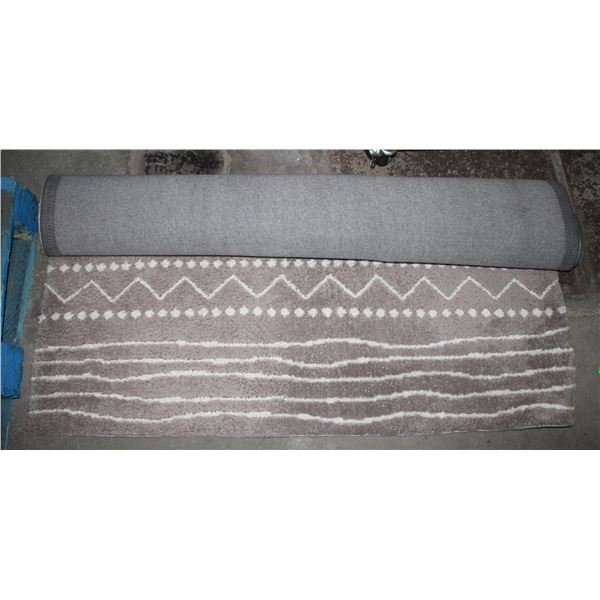 LARGE RUG - 56INCH