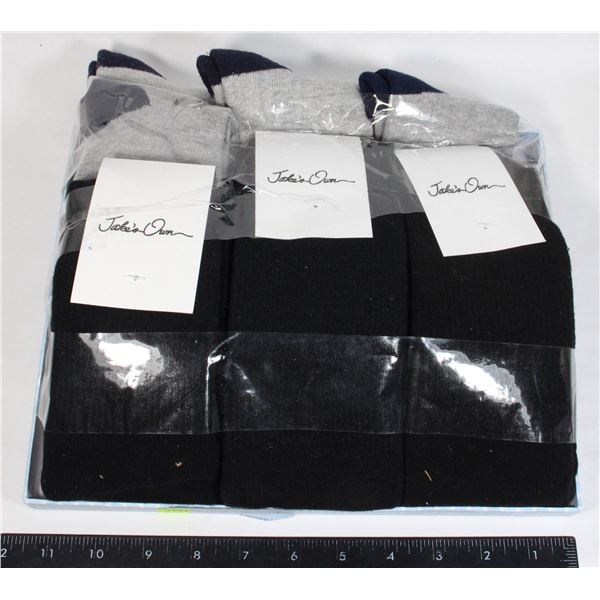 8 PAIRS OF NEW SOCKS