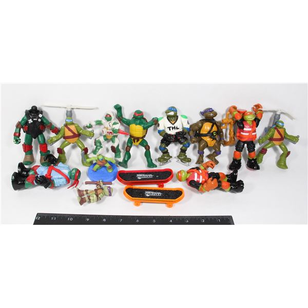 LOT OF VNTG TMNT TOYS