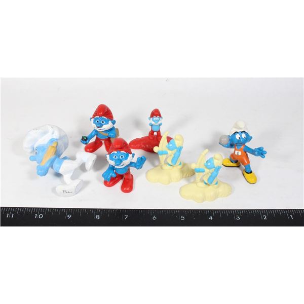 LOT OF SMURFS TOYS