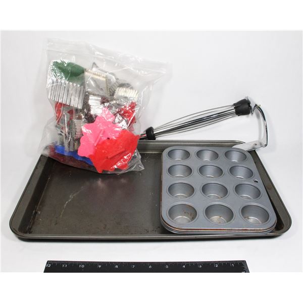 BOX OF KITCHEN ITEMS