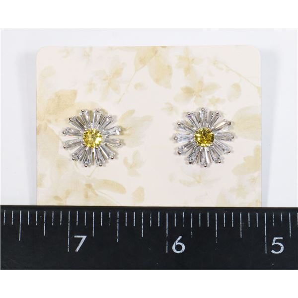 NEW RHINESTONE DAISY STUD EARRINGS