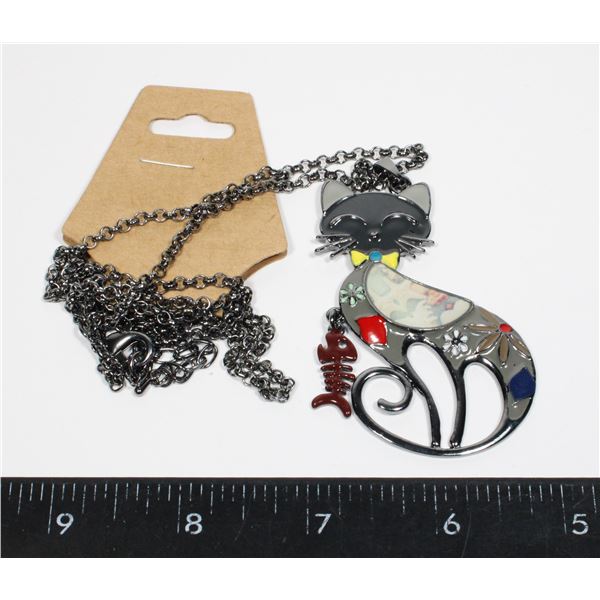 NEW HAPPY CAT WITH TREAT PENDANT NECKLACE