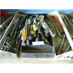 LOT OF MIXED SCREW DRIVERS