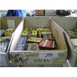 BOX OF VALENITE, KENNAMDEL TOOLING INSERTS/ CUTTERS