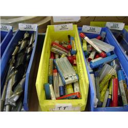 TUB OF MIXED SIZED END MILLS & MILLING DRILL BITS