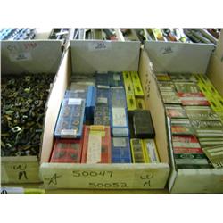 BOX OF VALENITE/ KENNALMETAL TOOLING INSERTS / CUTTERS