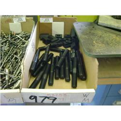 BOX OF THREAD BOLT ANCHORS