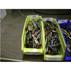 TUB OF MIXED SIZED END MILLS & MILLING DRILL BITS