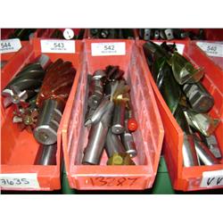 TUB OF MIXED SIZED END MILLS