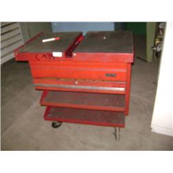 LYON CASTERED TOOL CHEST