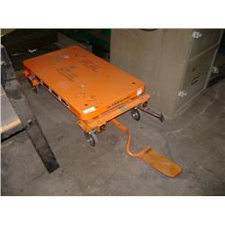 BISHAMON BX25 CASTERED 550 HYDRAULIC TABLE