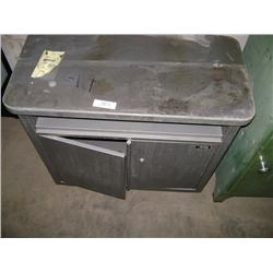 METAL TOOL CABINET