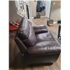 Image 2 : Leather Chair C