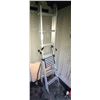 Image 1 : 12' Featherlight Ext Ladder & Step Ladder B