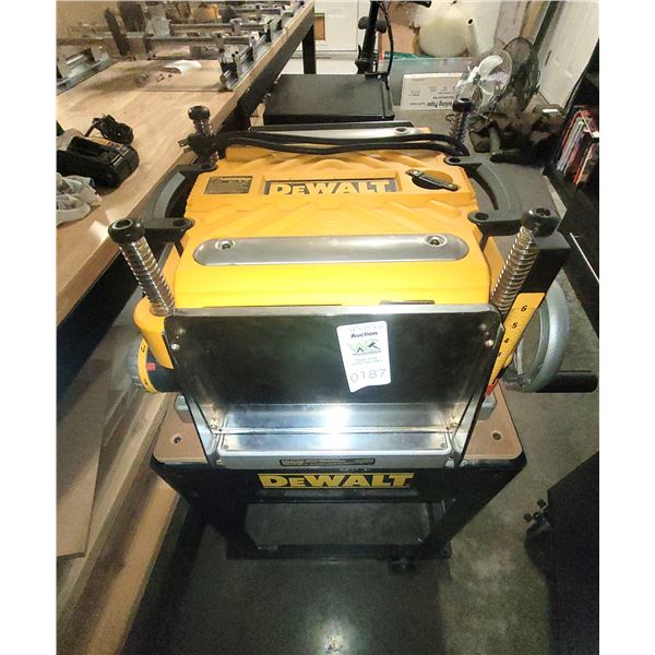 DeWalt 13" Planer B