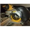 Image 10 : DeWalt Double Bevel Sliding Compund Miter Saw B