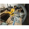Image 2 : DeWalt Double Bevel Sliding Compund Miter Saw B