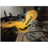Image 3 : DeWalt Double Bevel Sliding Compund Miter Saw B