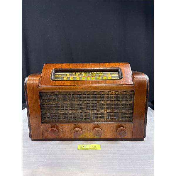 1946 Stomberg Carlson Model 75Z Tube Radio, Tested and Works