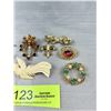 Image 2 : Old Brooch Lot