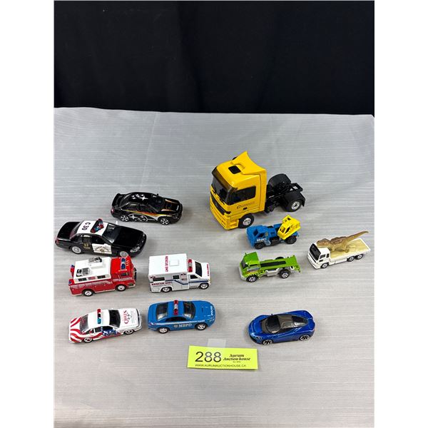 Nice Tray Lot of Hotwheels, Cars Trucks, Etc